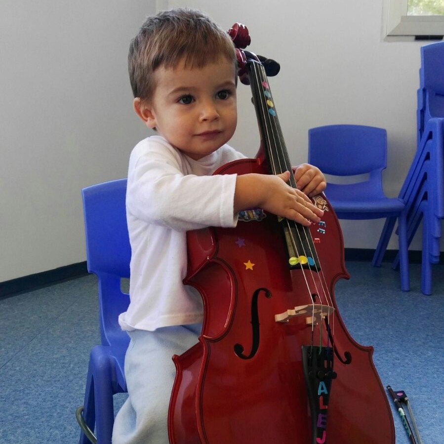 música instrumento niño